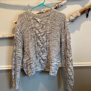 Crew neck knit sweater